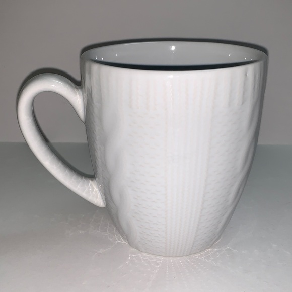 Knitted Pattern White Mug - Picture 3 of 9